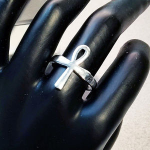 Sterling silver Ankh ring - Size 9 / 19mm